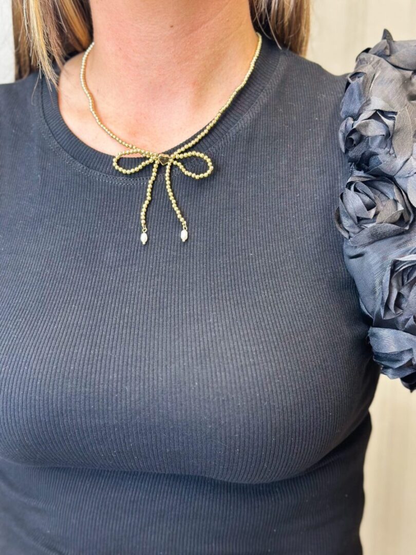 Collar Bádames dorado