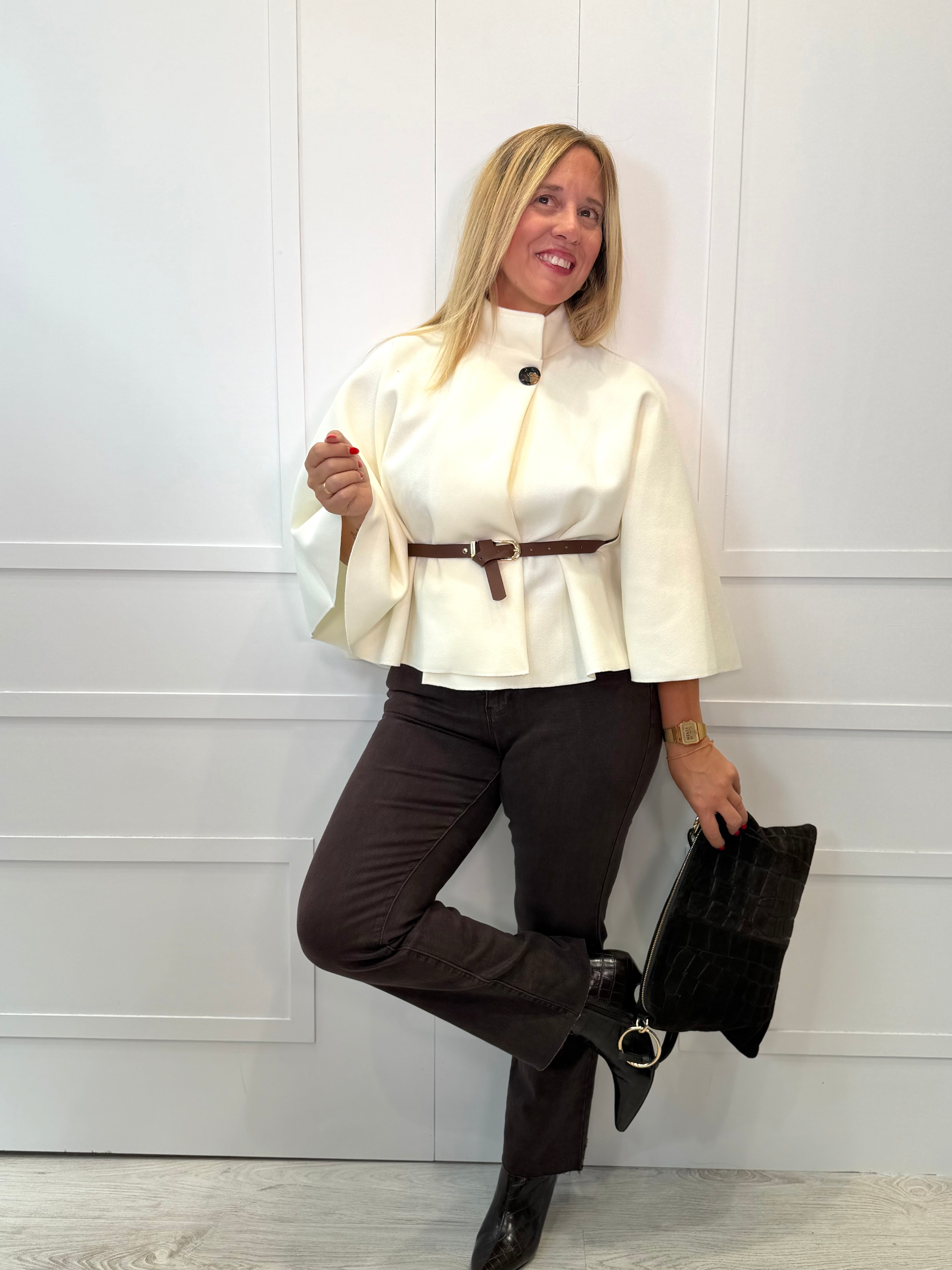 Chaqueta Capa Valderredible Beige